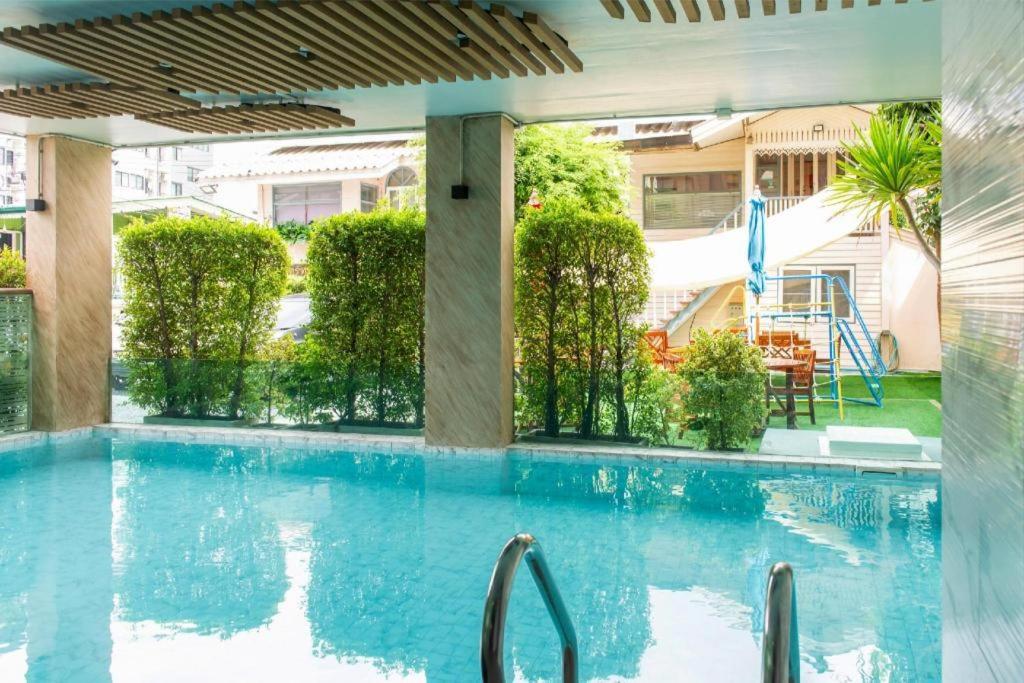 Resort Bangphlat Bangkok Exterior foto