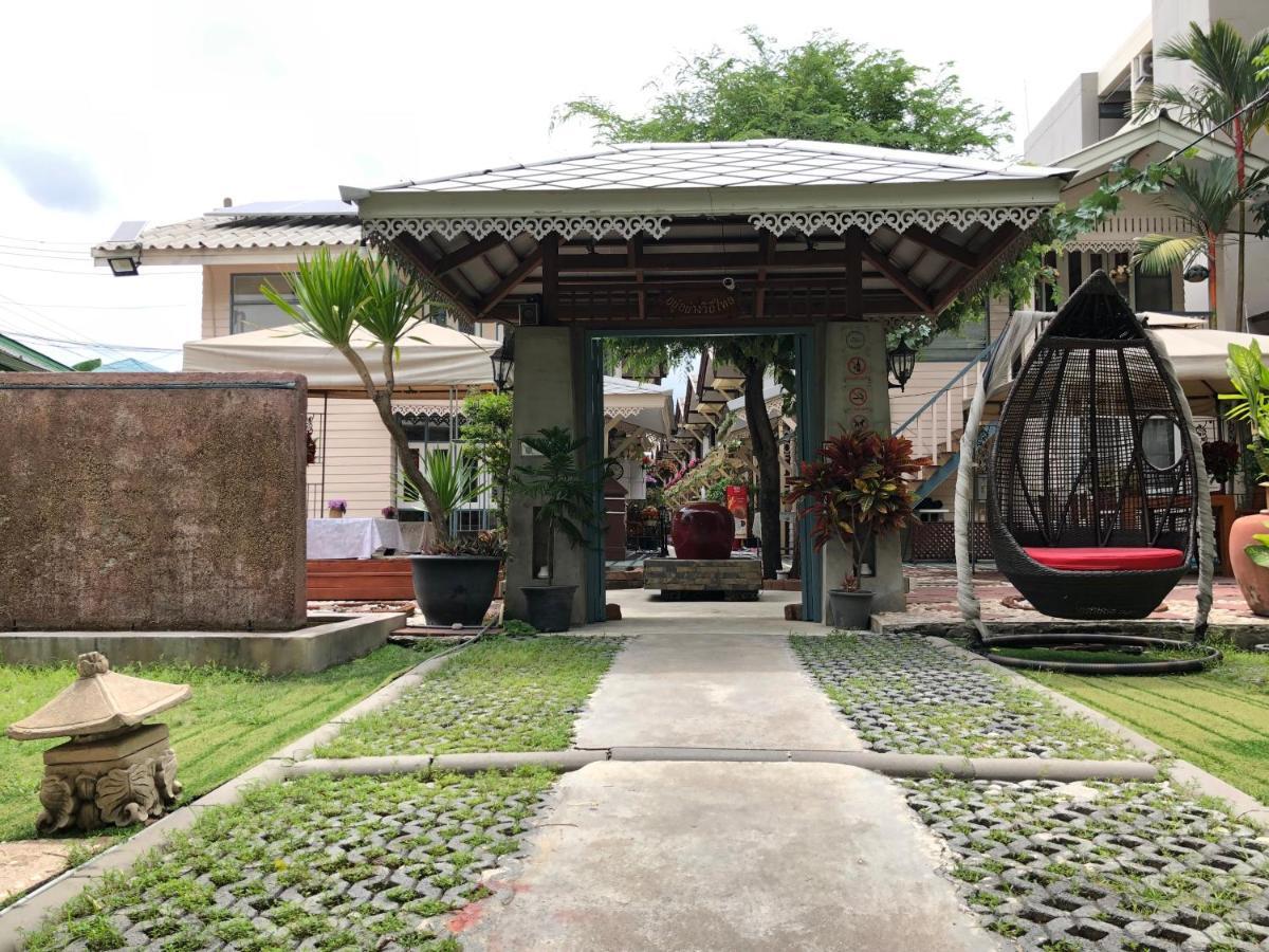 Resort Bangphlat Bangkok Exterior foto