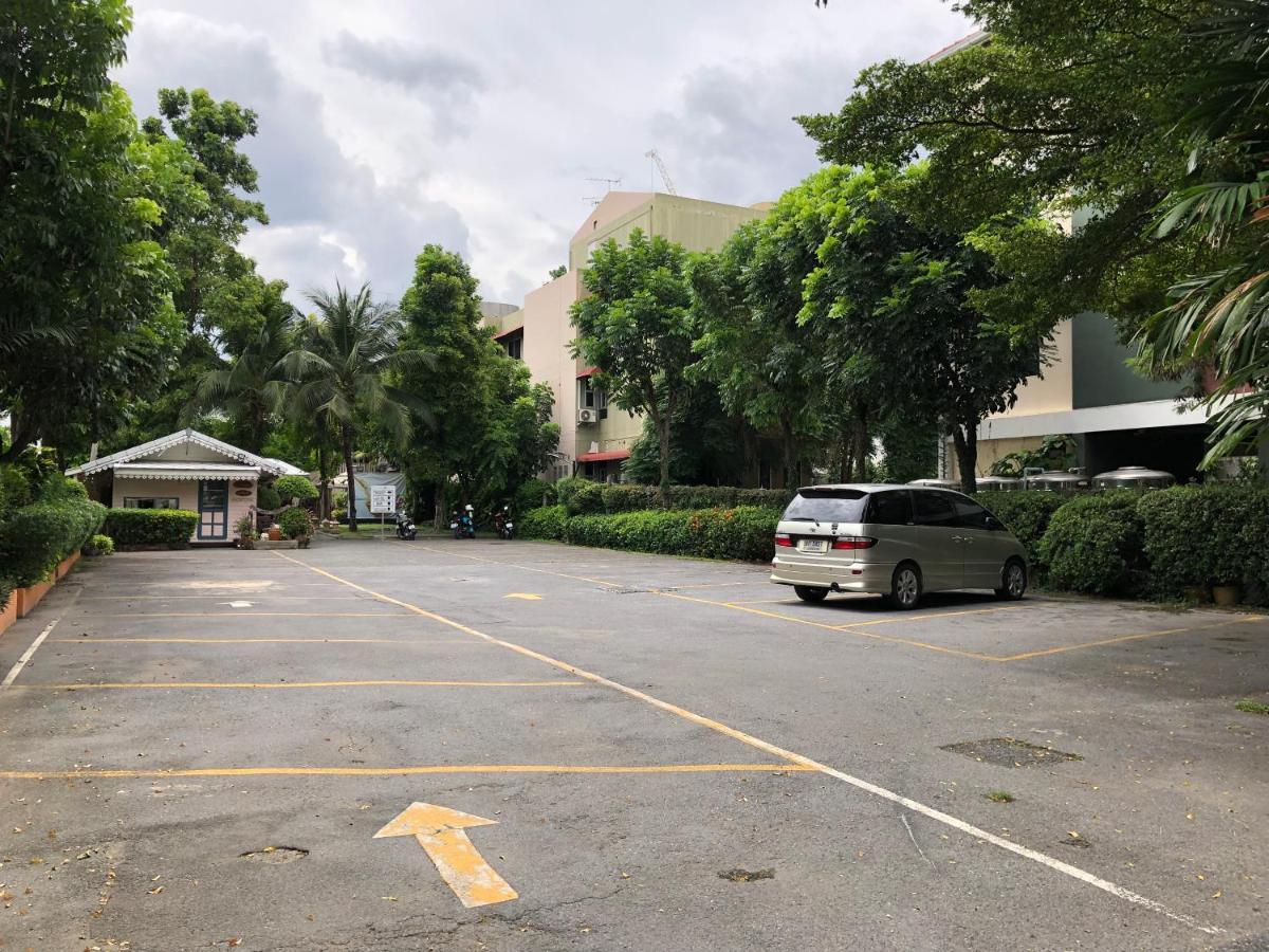 Resort Bangphlat Bangkok Exterior foto