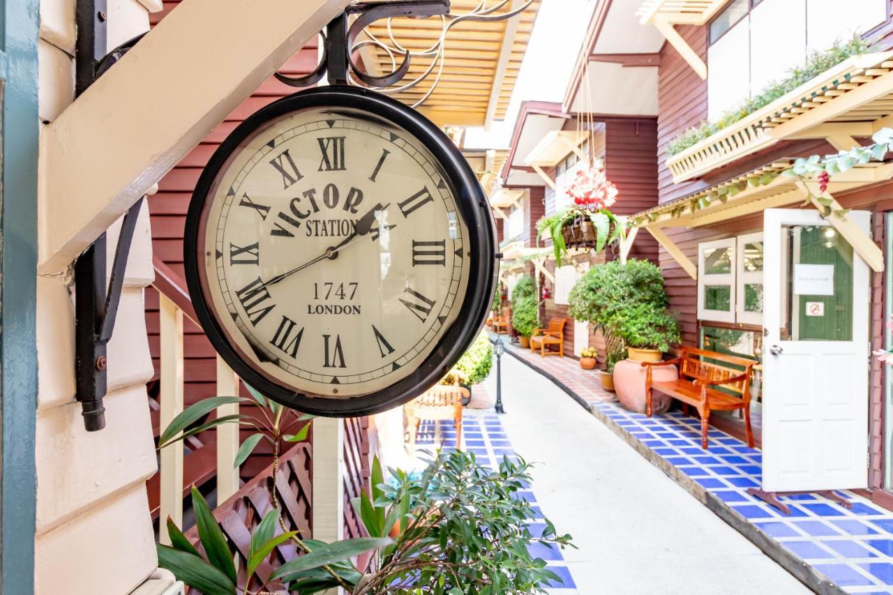 Resort Bangphlat Bangkok Exterior foto